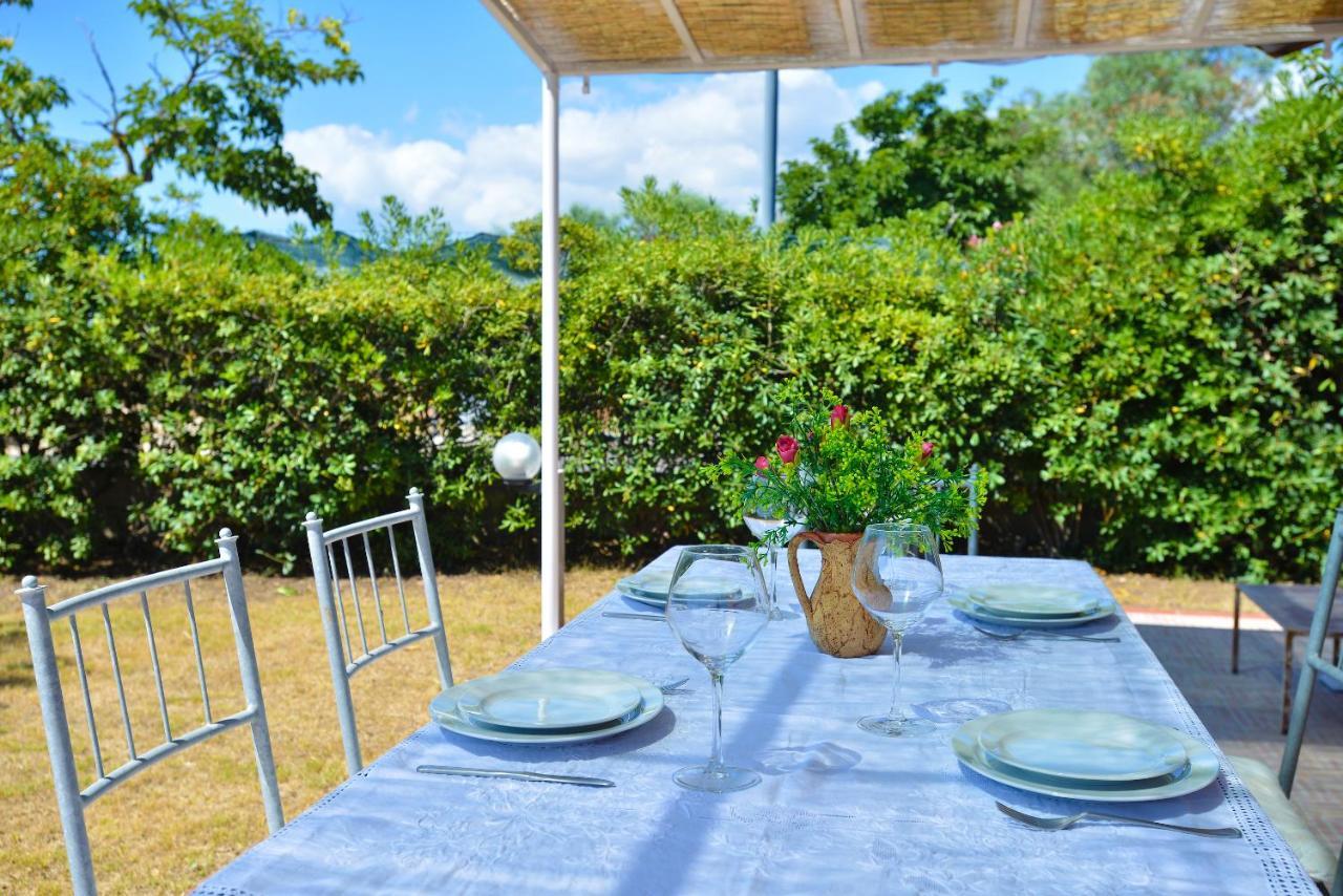 Izzhome Nora Beach Pula Exterior photo