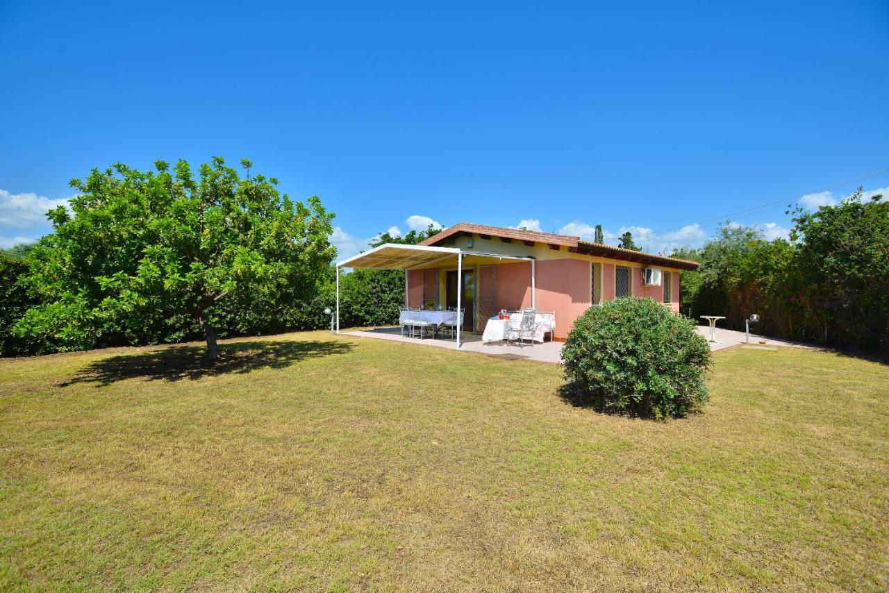 Izzhome Nora Beach Pula Exterior photo
